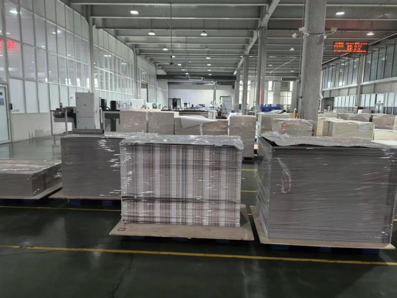 Ενίσχυση των προτύπων QC μας για τις παγκόσμιες συσκευασίες χαρτιού